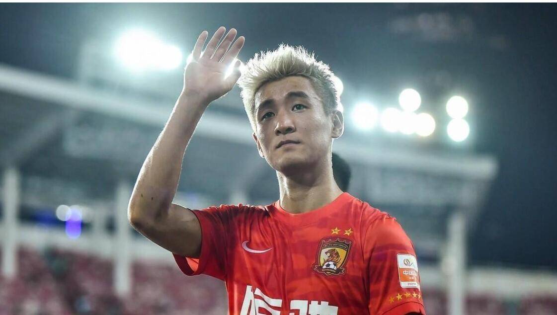 国足领队李铁赛后:进球机会足够好,遗憾把握不住 国足领队李铁赛后:进球机会足够好,遗憾把握不住