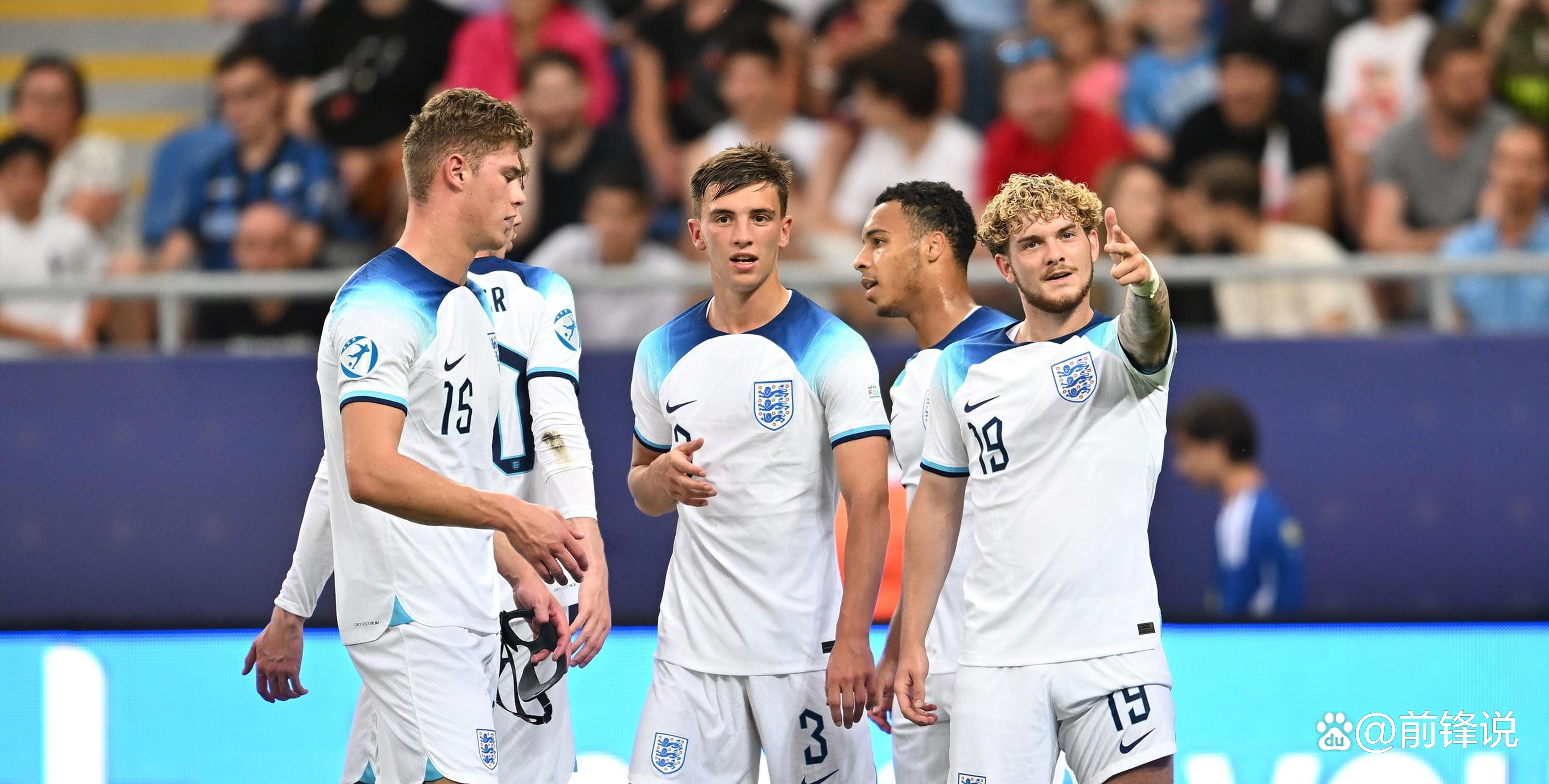 英格兰客场击败立陶宛继续领跑