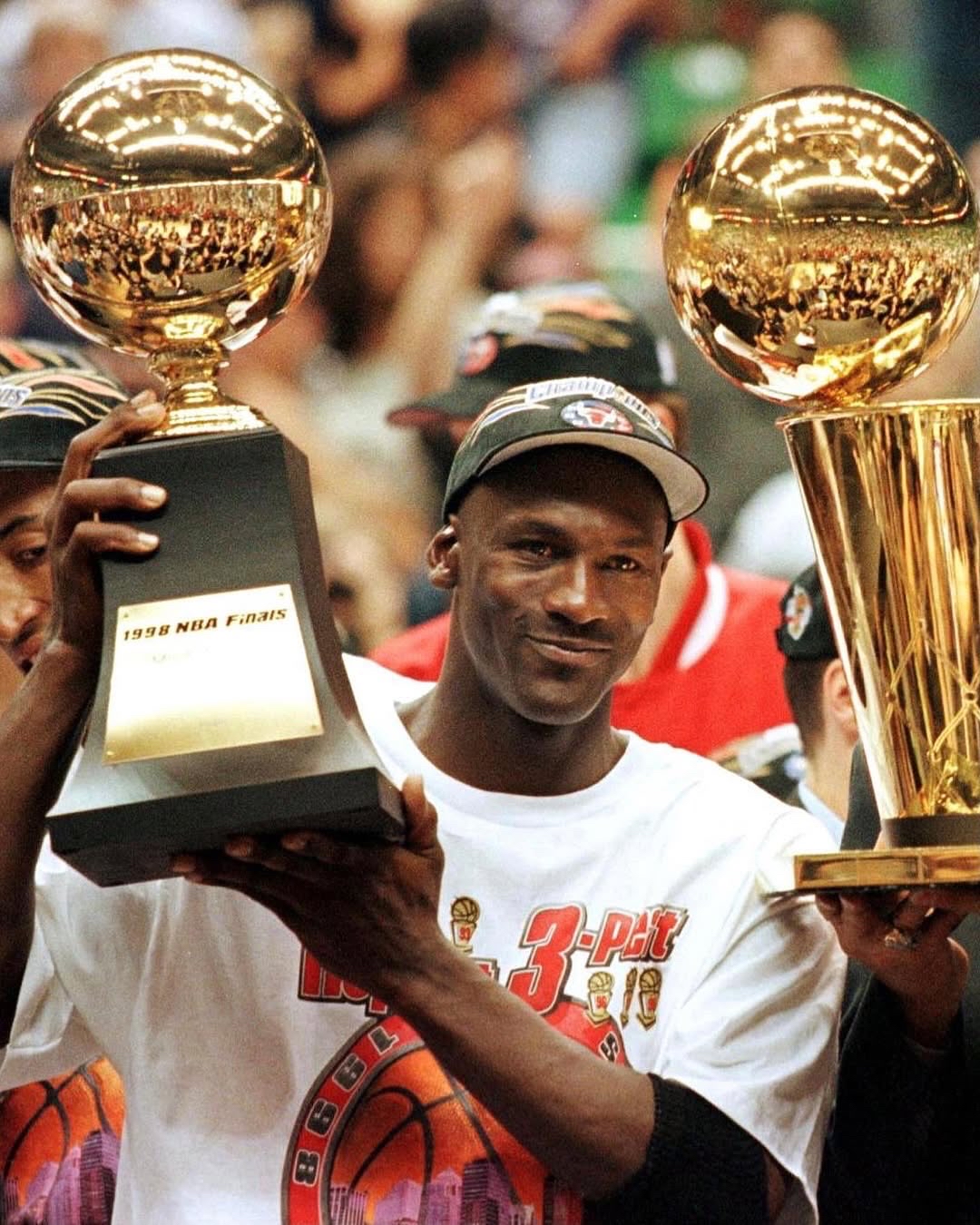 公牛强势雷霆，浓眉惊艳世界的简单介绍